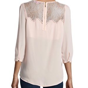 NWOT PINK LACE-BACK 3/4 SLEEVE KEYHOLE BLOUSE